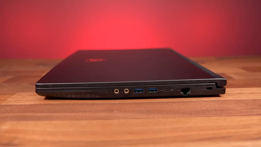 MSI Thin GF63 - right ports